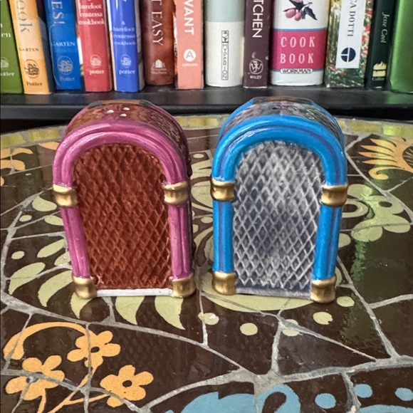 APPLE TREE DESIGNS “Route 66” Jukebox Salt & Pepper Set - Picture 2 of 10